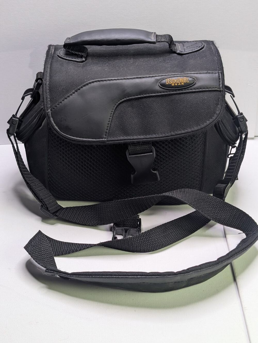 Kodak Gear 70621 Camera Bag Padded Shoulder Case 35mm Camcorder Divider Black